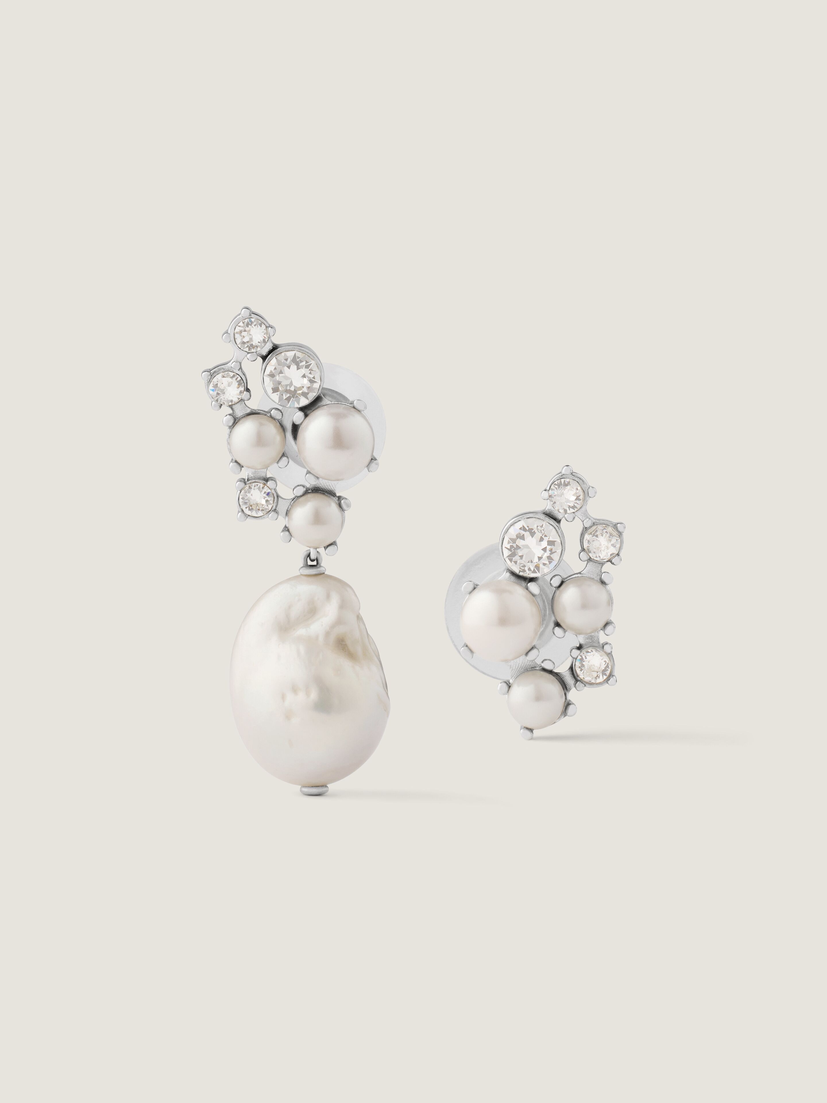 Crystal Pearl asymmetric earrings in metal, crystals and pearls
